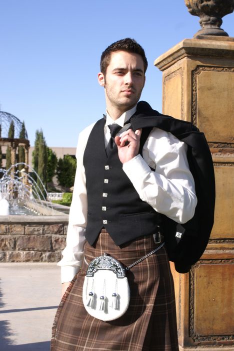 Archaeologist regulate worker Great Style Tips for Wearing Kilts and Accessories | Kilt Rental USA